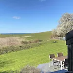 Family House In Two Homes At Fyns Head بيت للعطل