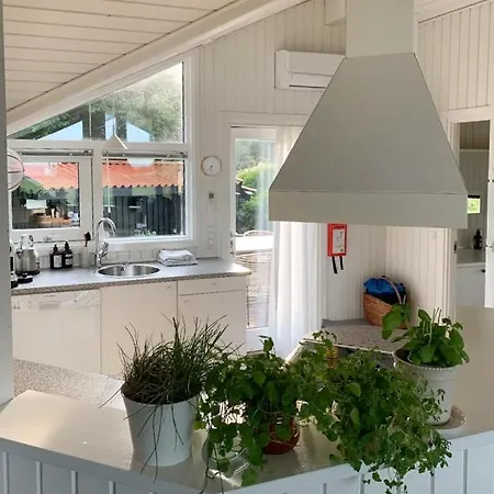 بيت للعطل Family House In Two Homes At Fyns Head