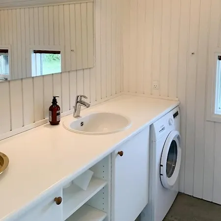 Family House In Two Homes At Fyns Head بيت للعطل *