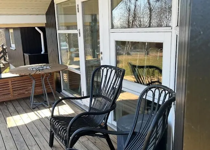 Family House In Two Homes At Fyns Head *